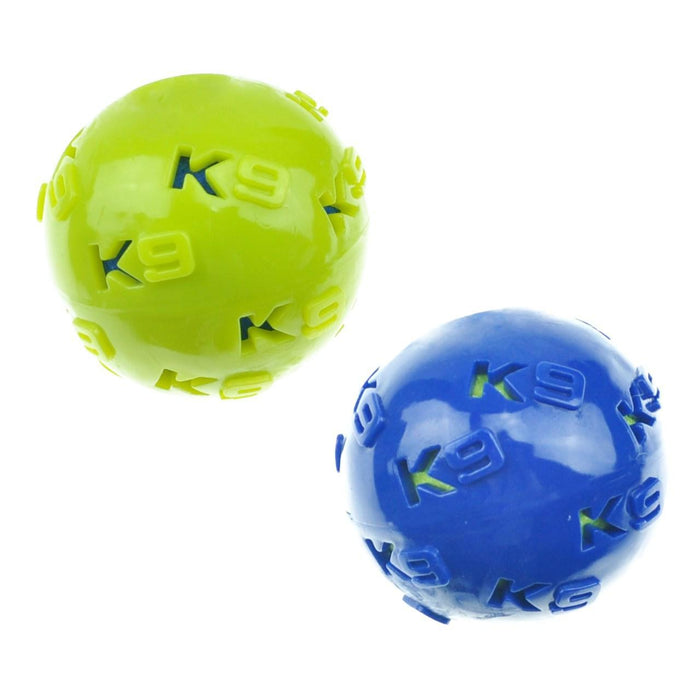 Zeus K9 Fitness TPR Ball encasando la pelota de tenis